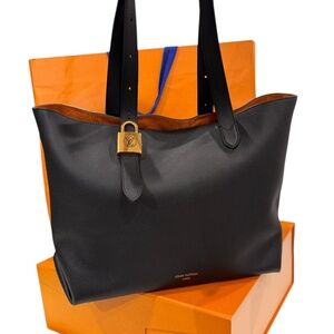 Louis Vuitton Low Key Cabas MM Tote – Black Calfskin w Gold Padlock & Monogram